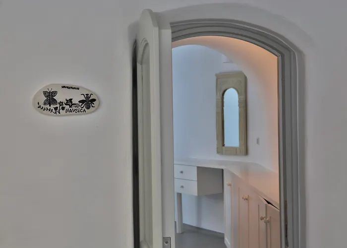 Private villas Trieris & Suites
